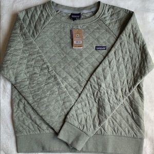 Ladies Patagonia green/sage pullover/sweatshirt.